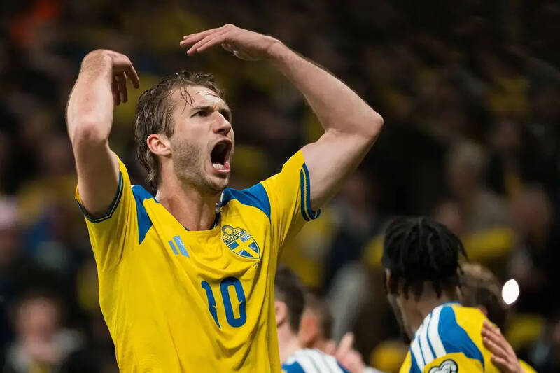 Celtic Star Makes Bold Title Promise After International Heroics