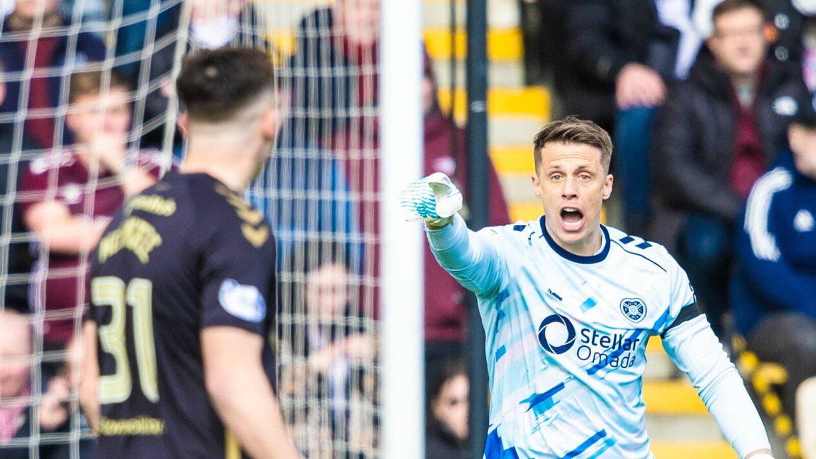 Hearts still in ‘strong position’, insists McInnes; O’Neill: ‘Simple’ what Celtic must do