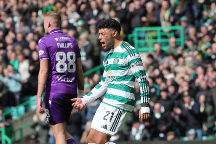 Oxlade-Chamberlain’s goal helps Celtic prevail to keep title hopes alive