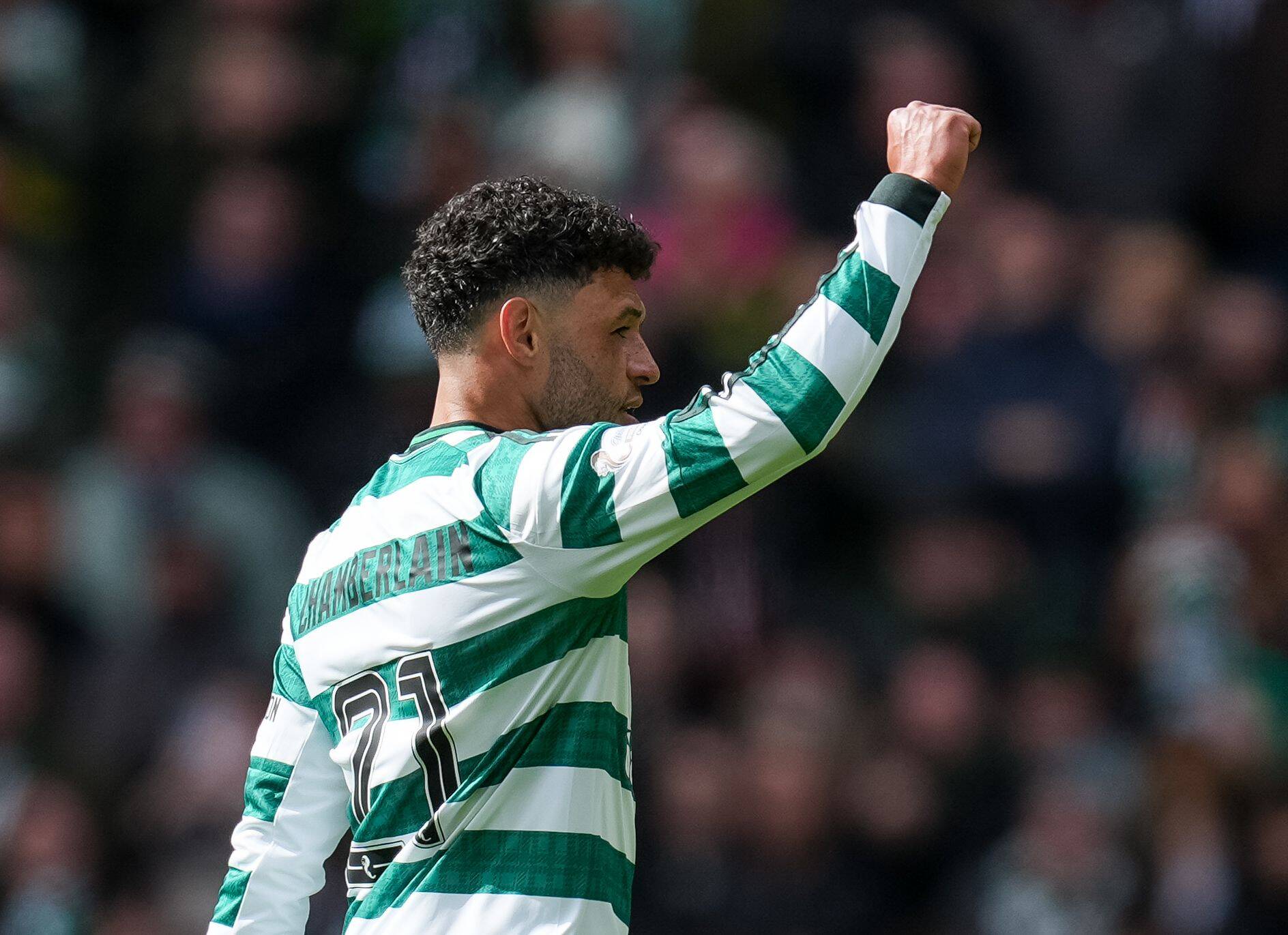 Oxlade-Chamberlain’s defiant Celtic title message and Green Brigade return verdict