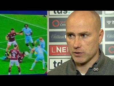 Motherwell Manager CALLS OUT VAR After SCANDALOUS Penalty Decision | Hearts 3-1 Motherwell