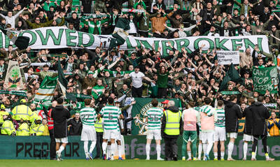 I watched Celtic stay in title hunt vs St Mirren and noted defiant banner, familiar transfer failing and Man Utd standout