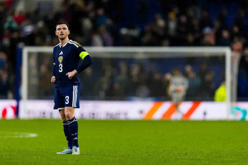 Former Celtic Defender On Potential Andy Robertson Deal