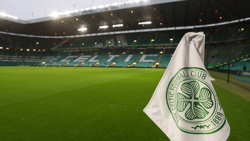 Celtic now considering recently sacked manager who has travelled to the UK this weekend