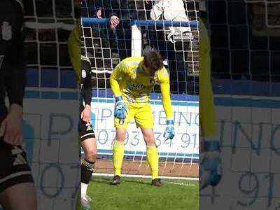 Calum ‘The Cat’ Ferrie’s 🧤 EPIC clean sheet!