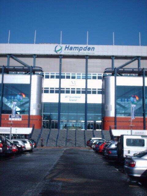 Celtic fans spark reaction after banner steals attention at Hampden