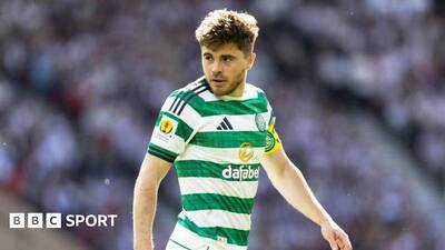 Forrest signs on for 18th season at Celtic