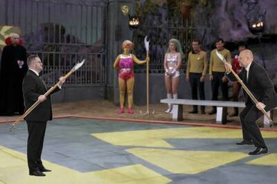 Thur Aw Bad Tae Raynjurz!