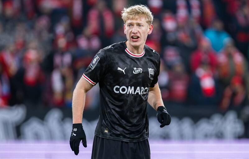 Celtic enter summer race for Oskar Wojcik after failed January bid for defender