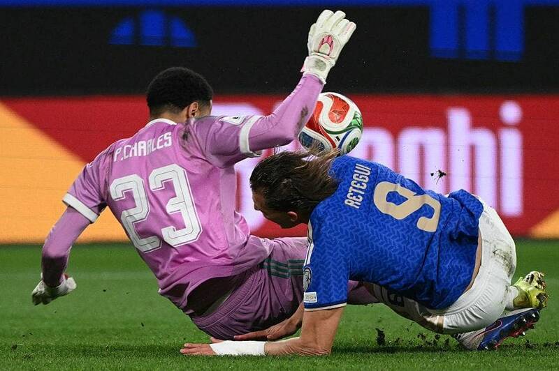 Rangers and Celtic joined by two EFL clubs in growing transfer race for Sheffield Wednesday star