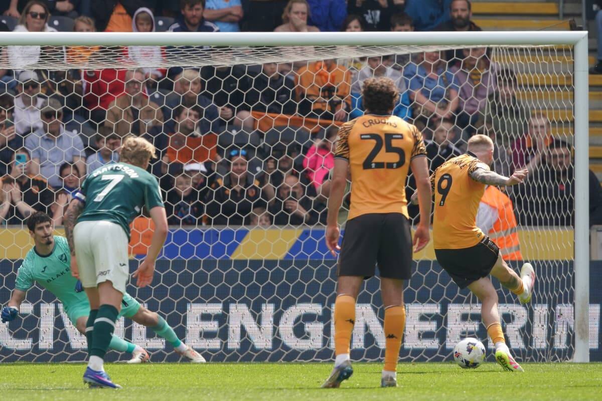 Scotland strikers go goal-crazy in finale as 17-strike hitman strengthens case and ex-Celtic ace shows worth