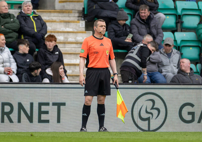 Hibs 1-2 Celtic – Easter Road performance shows Douglas Ross is not up to the job