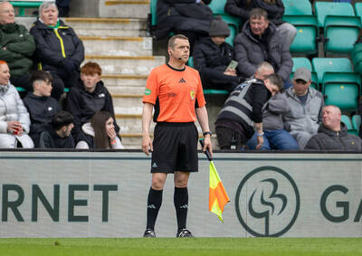 Hibs 1-2 Celtic – Easter Road performance shows Douglas Ross is not up to the job