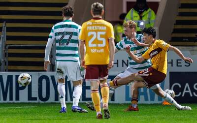 Celtic keeping close watch on Elijah Just looks smarter by the week