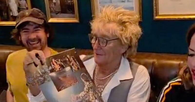 Rod Stewart sports green nails ‘to help Celtic win’ as crooner celebrates in Glasgow bar