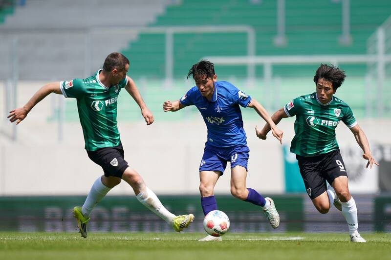 Celtic loanee Shin Yamada’s form leaves Preussen Munster fans asking major question after relegation Celtic loanee Shin Yamada’s form leaves Preussen Munster fans asking major question after relegation