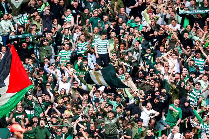 Simon Jordan weighs in on Celtic fans again and The Record prints his rubbish.