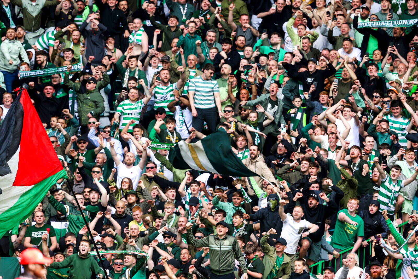 Simon Jordan weighs in on Celtic fans again and The Record prints his rubbish.