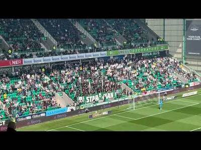 Hibs Fans Celebrate Arne Engels Penalty for Celtic!? #hibs #celtic #hearts