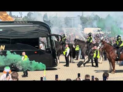 Celtic Team Bus Arriving Before the Celtic V Hearts Game!!!
