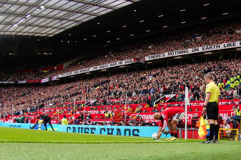 Nottingham Forest fans sing ‘are you Celtic in disguise’ after Man Utd controversy