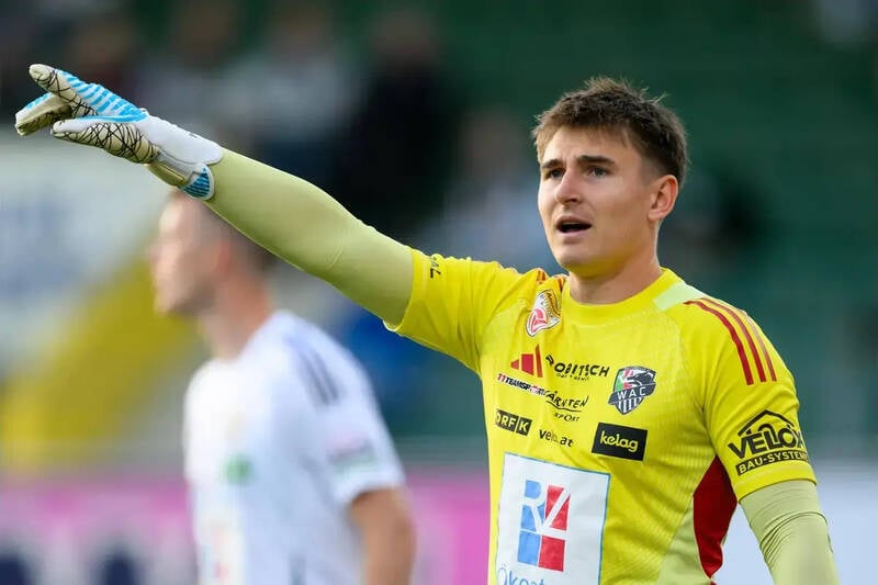 Celtic-Linked Goalkeeper ‘Interested’ In Summer Move