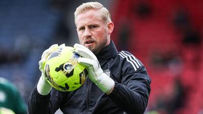 Celtic and former Leicester ‘keeper Schmeichel retires