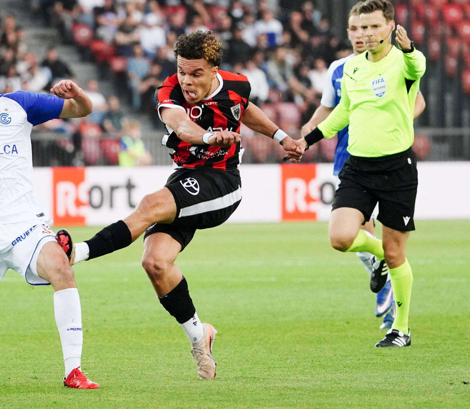Transfer Latest – Celtic linked with Aarau goalscorer Elias Filet