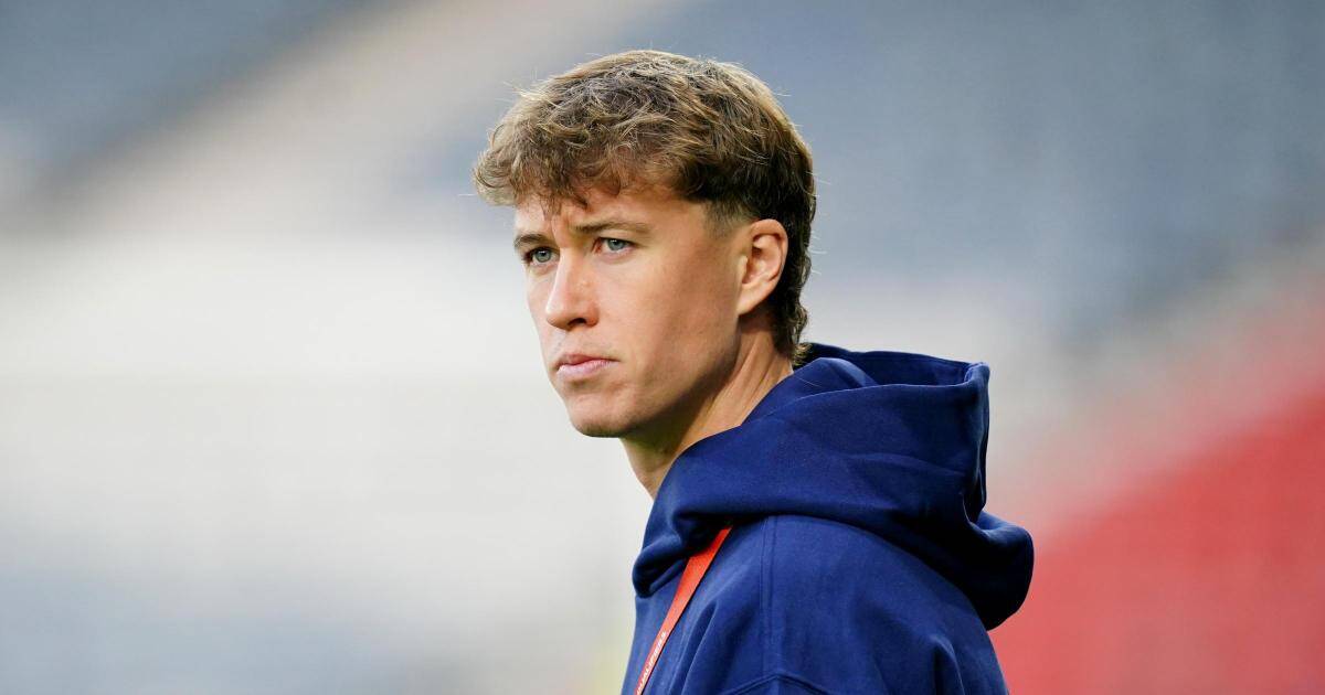 Ex-Celtic defender set for transfer U-turn as Scotland star ‘expected’ to remain