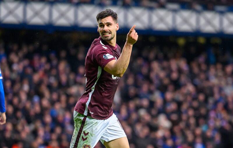 Celtic fans debate whether Martin O’Neill should sign Claudio Braga from Hearts