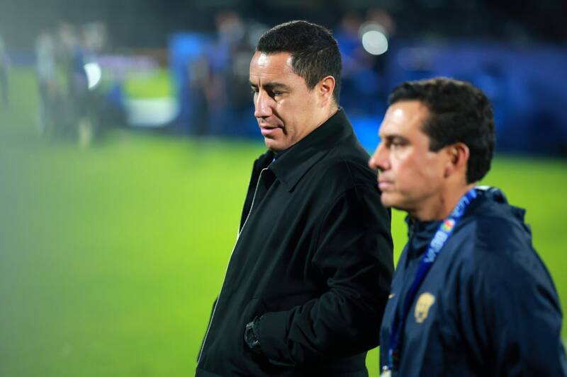 Efrain Juarez quashes Celtic talk by ‘signing contract’ to complete Robbie Keane domino