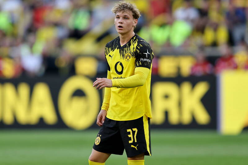 Celtic open talks with Dortmund over USA winger Cole Campbell