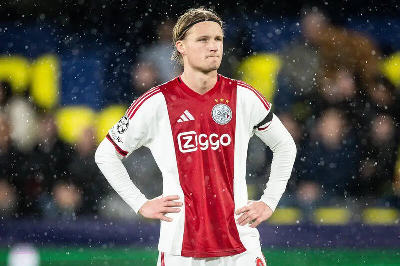 Kasper Dolberg Back on Celtic Radar?