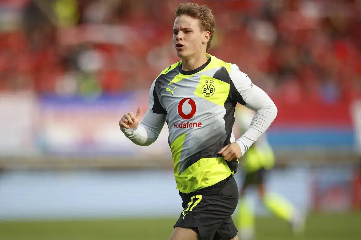 Celtic Face Bundesliga Competition in Race for Borussia Dortmund Winger