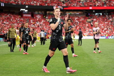 Alistair Johnston plays 90 mins as Canada reach World Cup Last 16