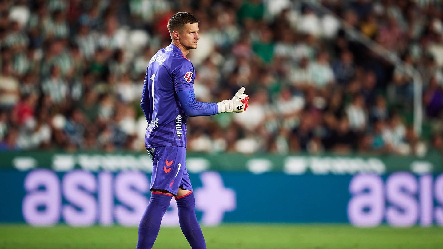 Celtic linked with Spanish second-tier standout goalkeeper as club chief fires warning