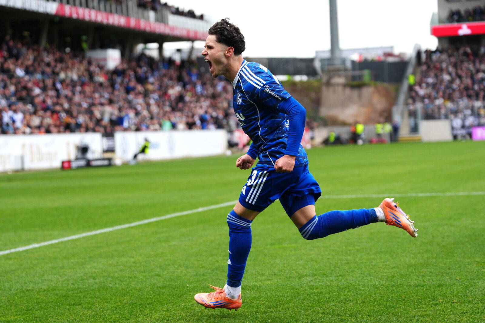 Soufiane El-Faouzi ends Celtic transfer speculation with Schalke extension