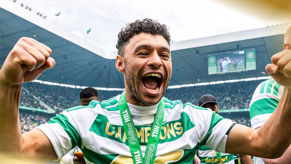 Alex Oxlade-Chamberlain signs new one-year deal with the Champions