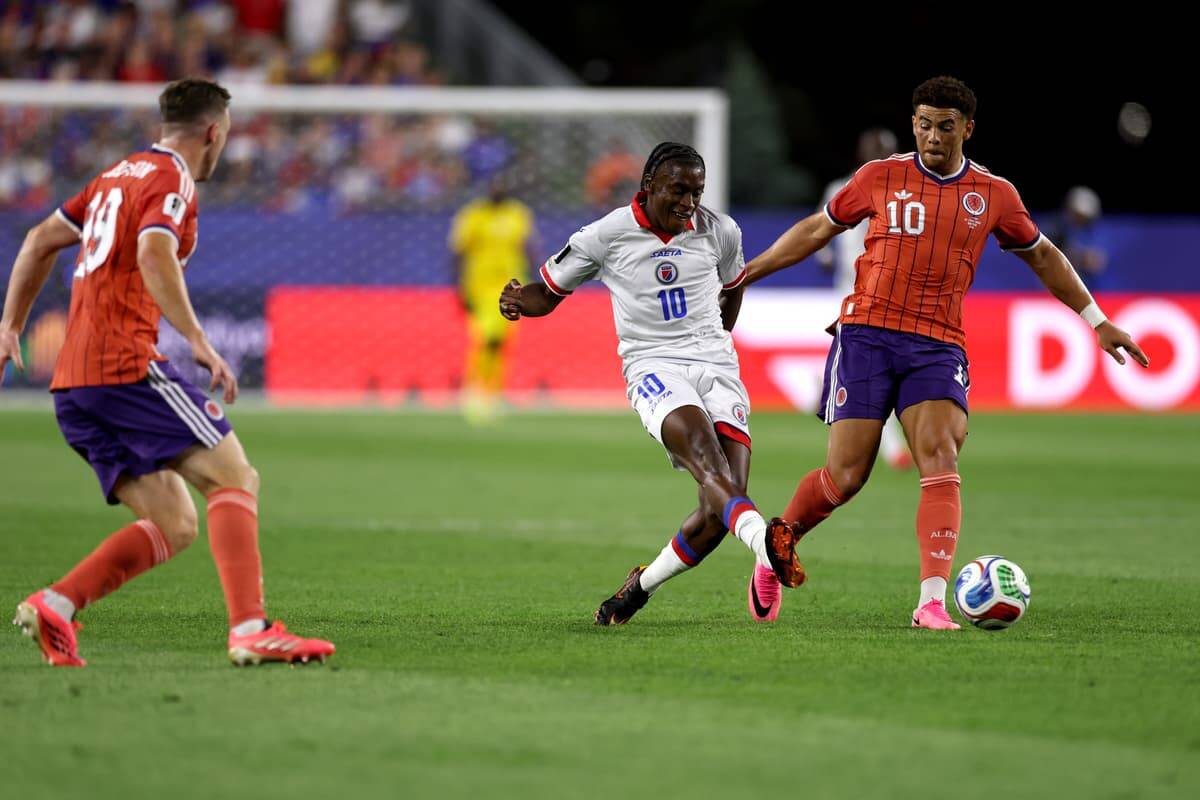 Celtic handed warning, Rangers given encouragement, Scotland striker exit talks &ndash; Scottish transfer news