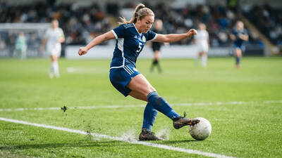 Lauren Doran-Barr Leaves Hibs for Celtic Women in SWPL Defensive Coup Lauren Doran-Barr Leaves Hibs for Celtic Women in SWPL Defensive Coup
