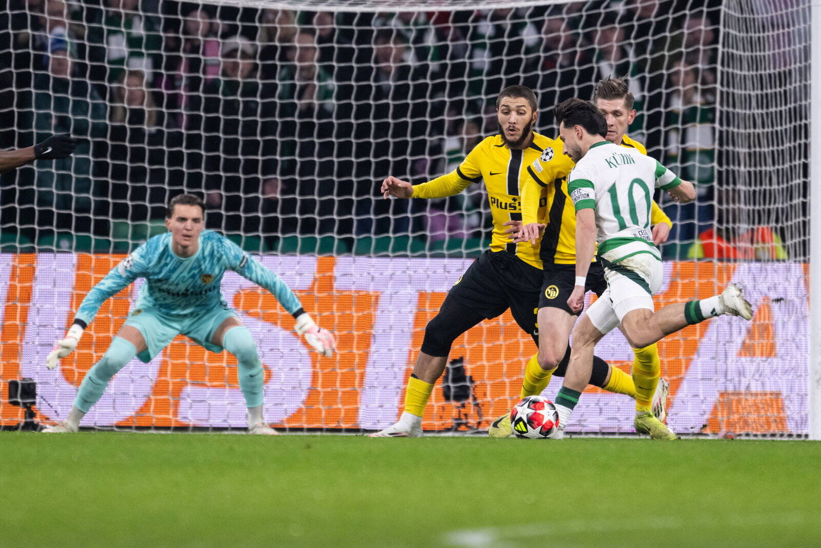 Ex-Celtic star Nicolas Kuhn linked with shock Como departure