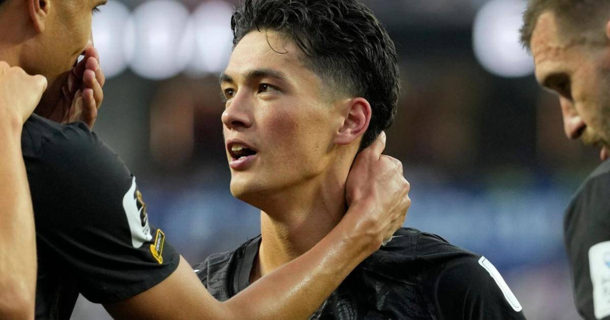 In-demand star’s agent confirms transfer ‘discussions’ amid Celtic interest