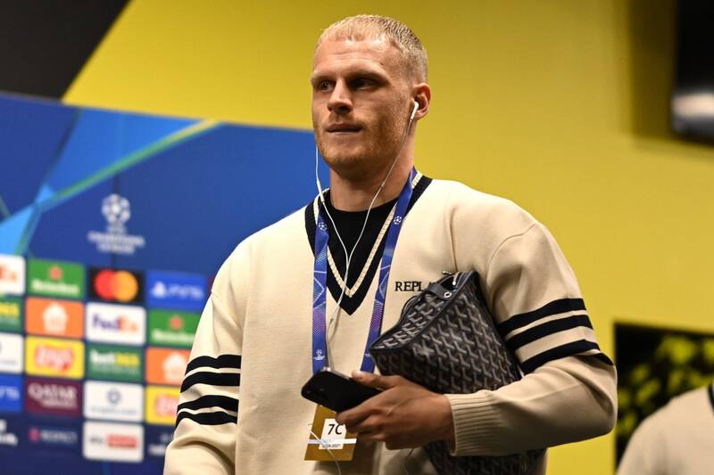 Who is Mitchel Bakker? Celtic linked with former PSG and Ajax defender