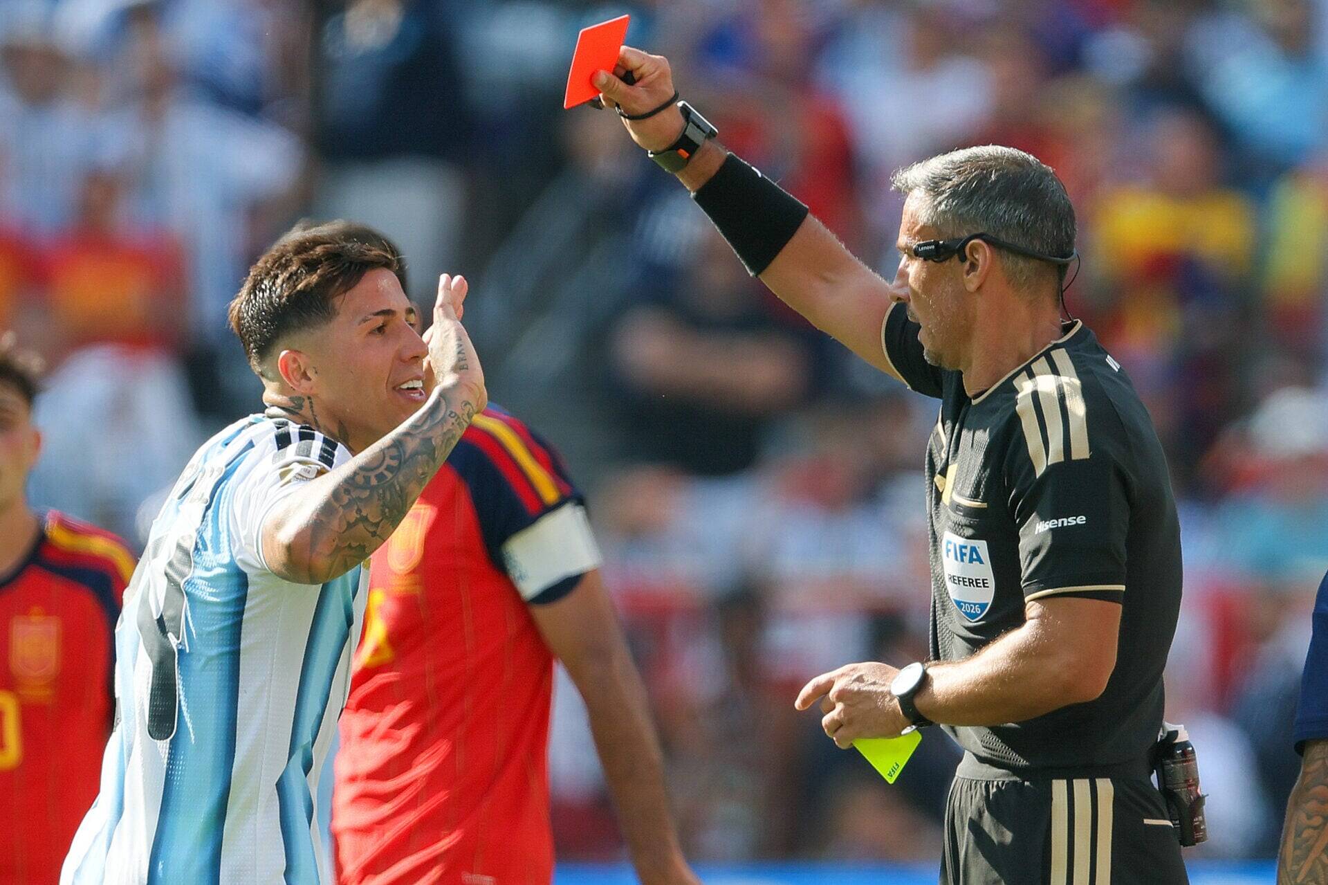 Why Enzo Fernández’s World Cup final red for Argentina vs Spain gives Celtic flashbacks