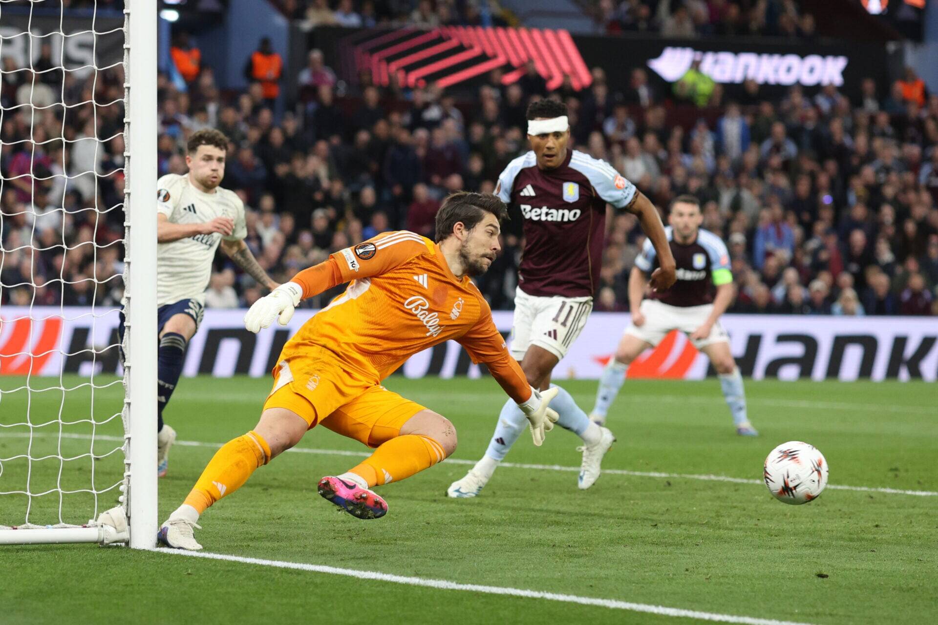 Celtic transfer target Stefan Ortega still ‘fully fit and available’ as interesting update emerges