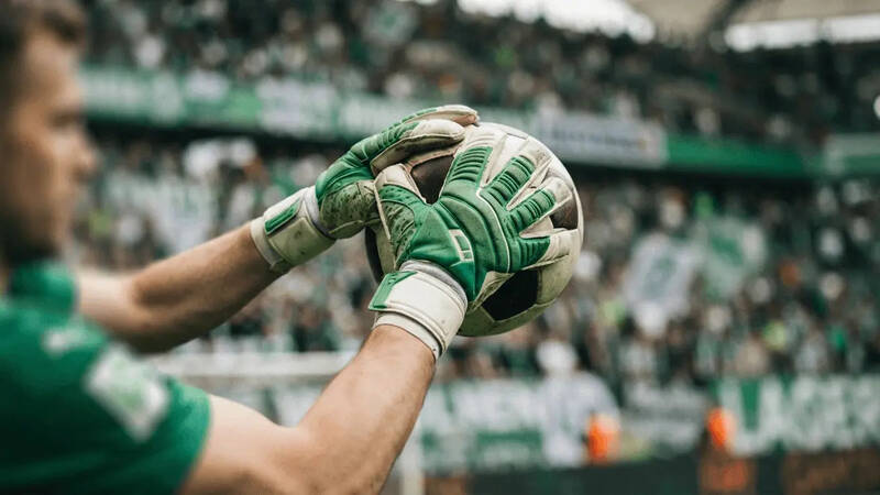 Dinko Horkas Deal Enters Decisive Phase as Celtic Push to Land Keeper