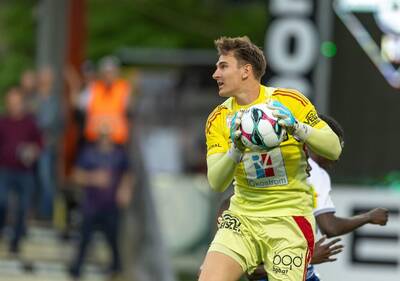 Celtic-Linked Goalkeeper Nikolas Polster Could Throw Curveball