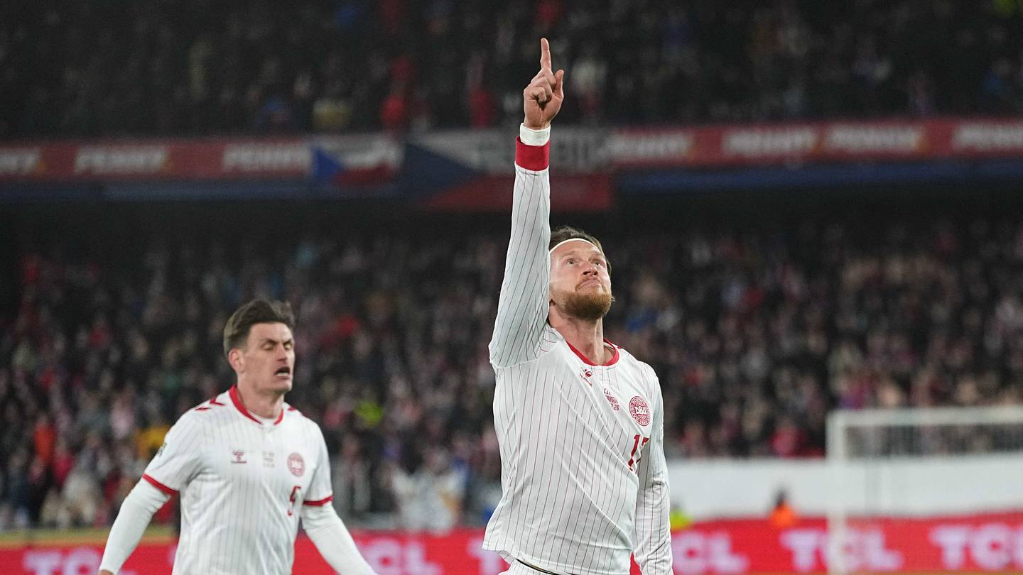 Celtic star delighted to see ‘proven’ striker Kasper Hogh signed