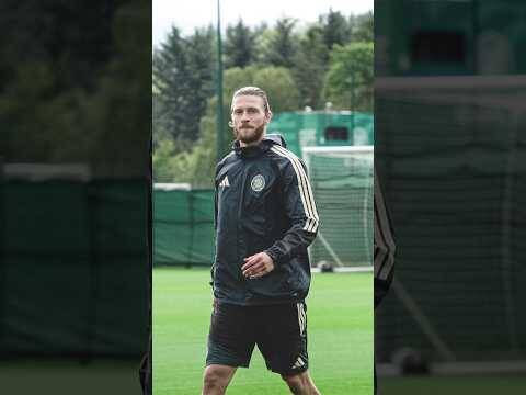 🏃🎥 Watch as our new Bhoy Kasper Høgh trains with his new teammates at a blustery Lennoxtown!