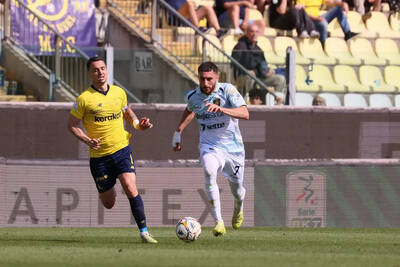 Frosinone are playing a silly transfer game with Celtic’s over Fares Ghedjemis.